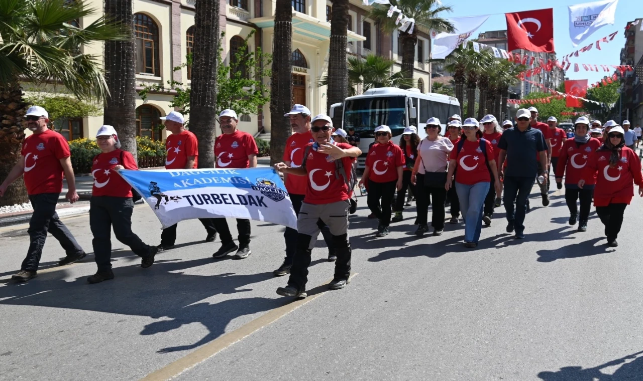 Manisa’da mesir coşkusu doğaya taşındı