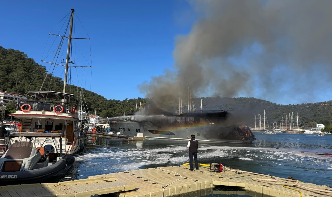 Muğla Büyükşehir’den Fethiye’deki yangına hızlı müdahale