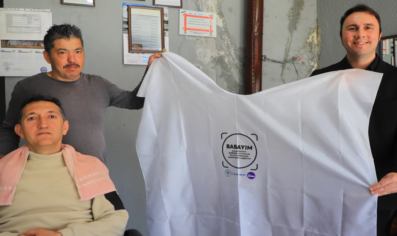 Muğla’da babalar çocukları için aynaya bakıyor