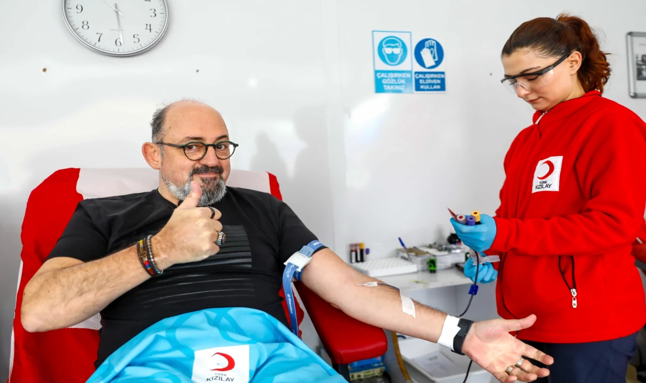 Prof. Dr. Sinan Canan’dan kan bağışı çağrısı: Bahar geldi, kan dostu olalım