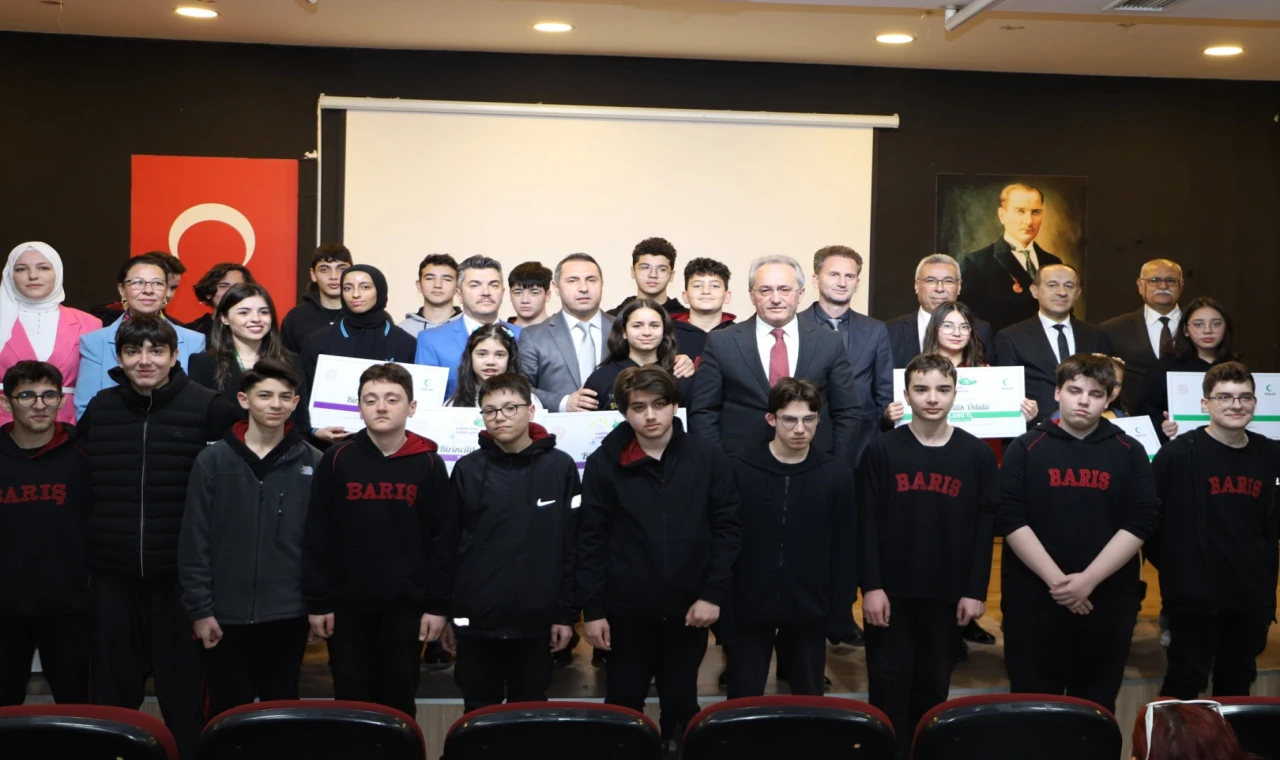 ’Sağlıklı Nesil Sağlıklı Gelecek’in Bursa ödülleri sahiplerini buldu