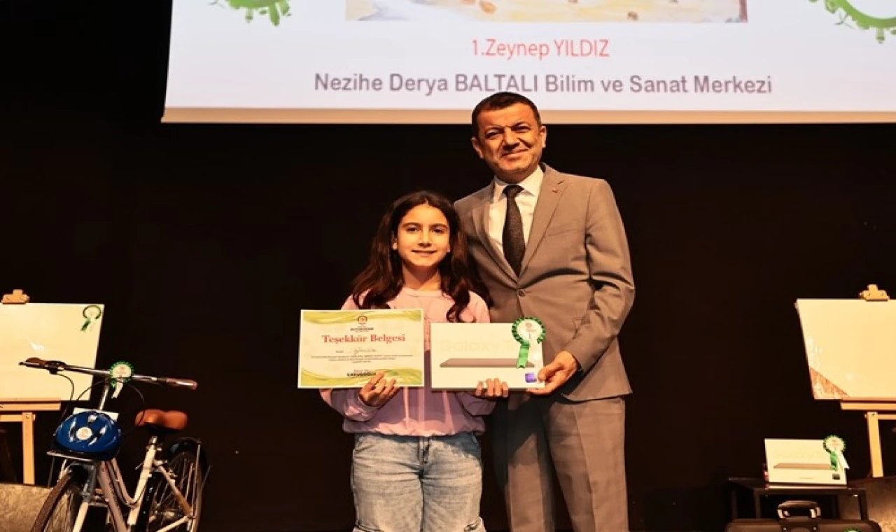 ”Sıfır Atık Sonsuz Sanat” yarışmasında genç yetenekler ödüllerini aldı