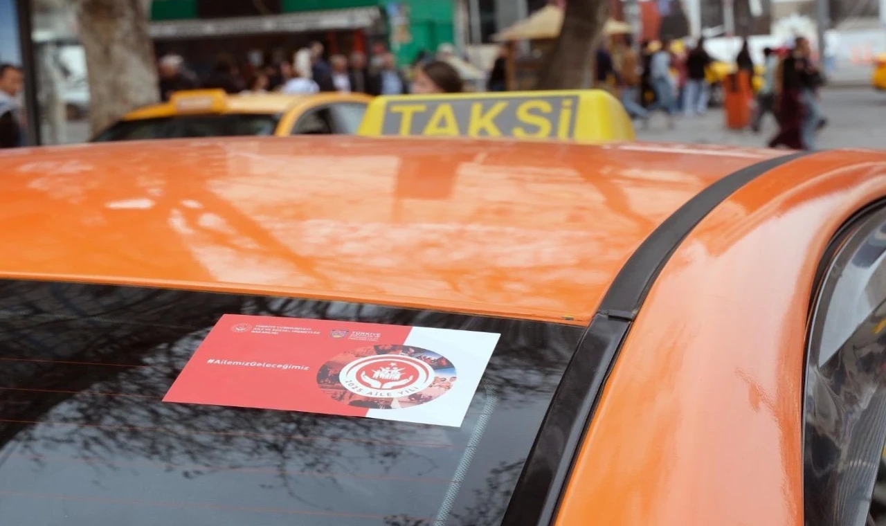 Toplu taşıma araçlarında ’Aile Yılı’ farkındalığı