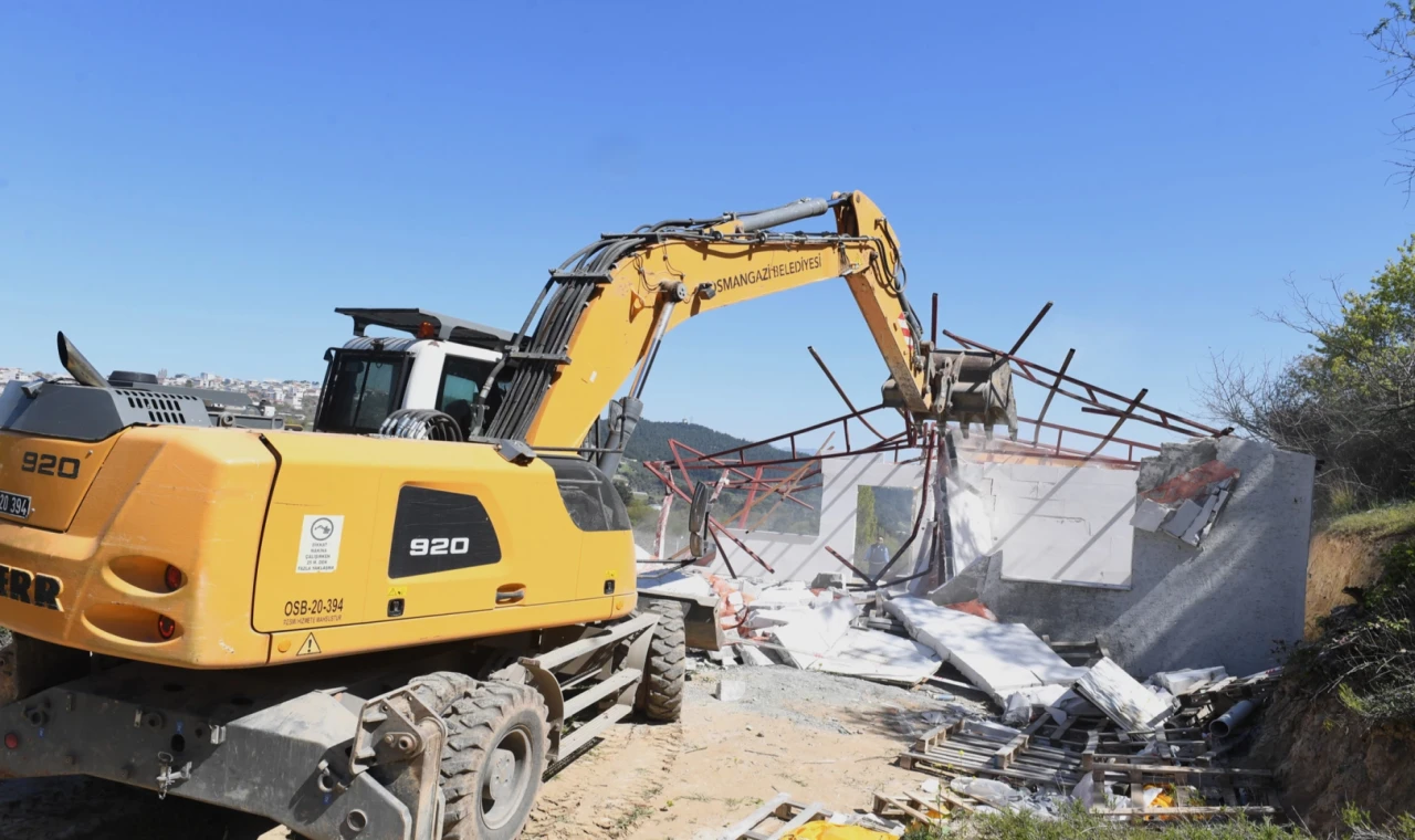 Bursa Osmangazi’de 25 kaçak yapı yıkıldı!