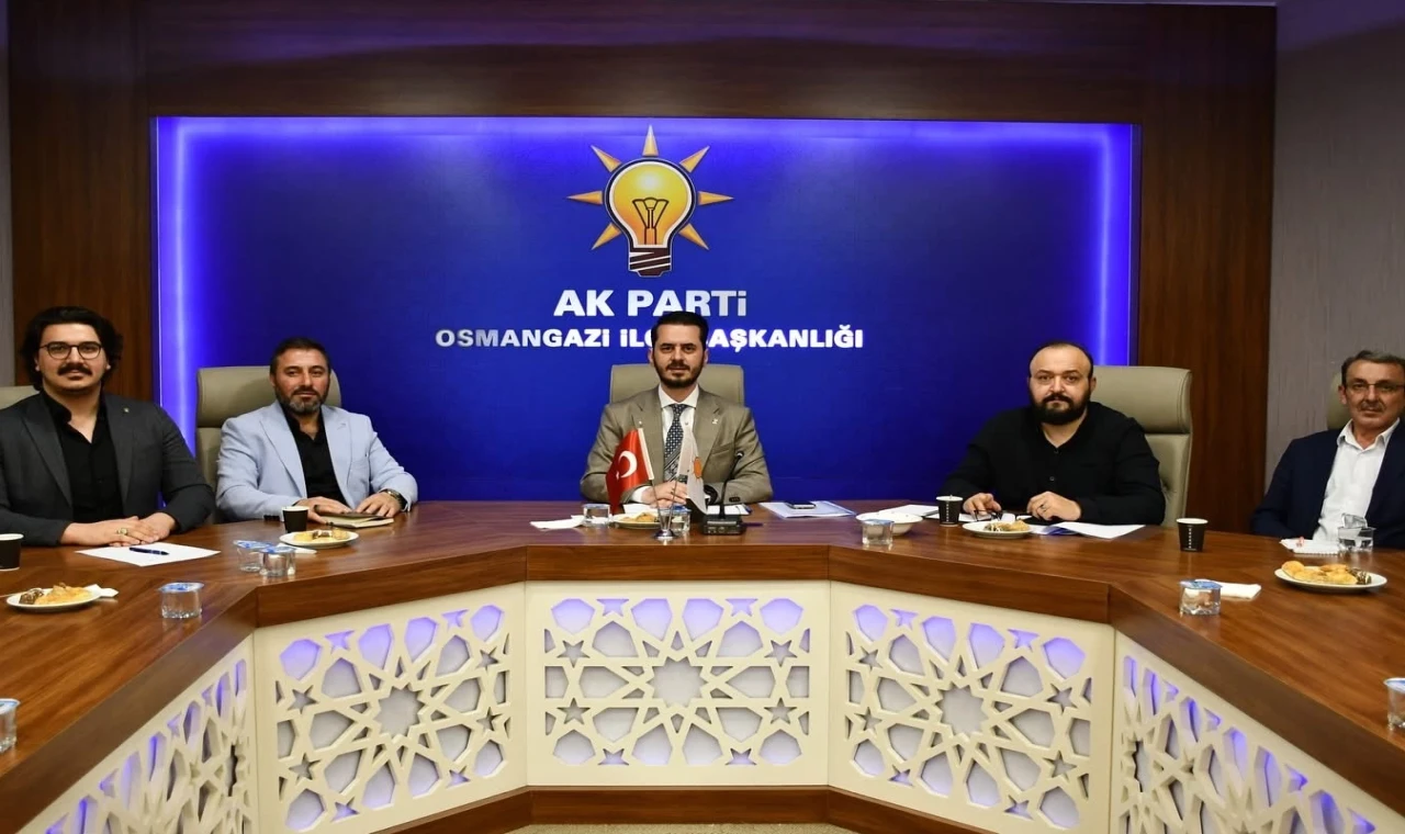 Bursa Osmangazi’de AK Parti Mahalle Başkanlarıyla buluştu