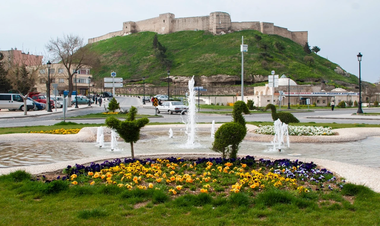  Gaziantep’te tarihi bölgede otopark sorununa pratik çözüm!