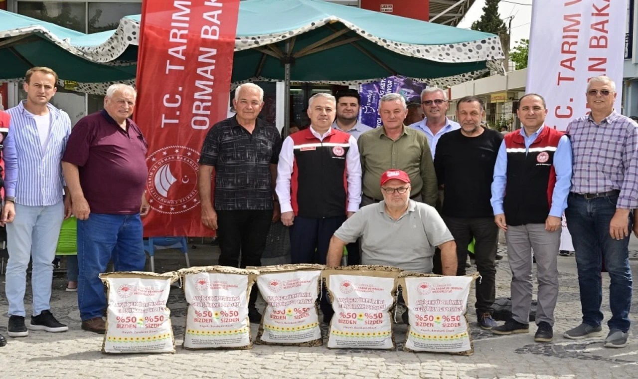 İzmir’de ayçiçeği üreticilerine yerli tohum desteği