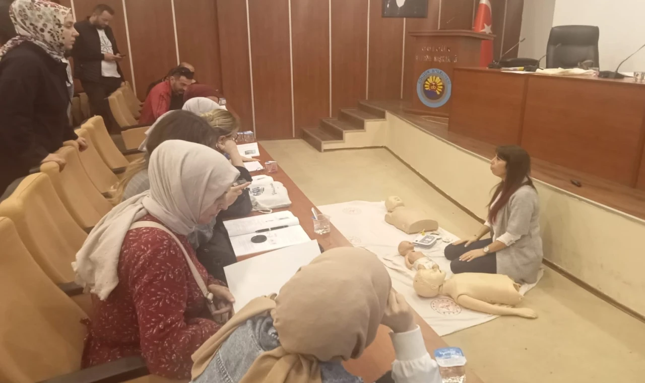 Kocaeli Gölcük’te personele ilk yardım eğitimi