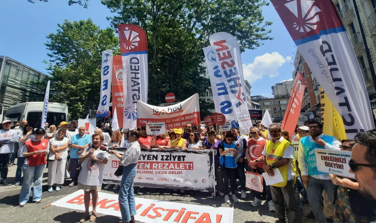 Aile Hekimleri İstanbul’da eylemde... Eziyet Yönetmeliği geri çekilsin!