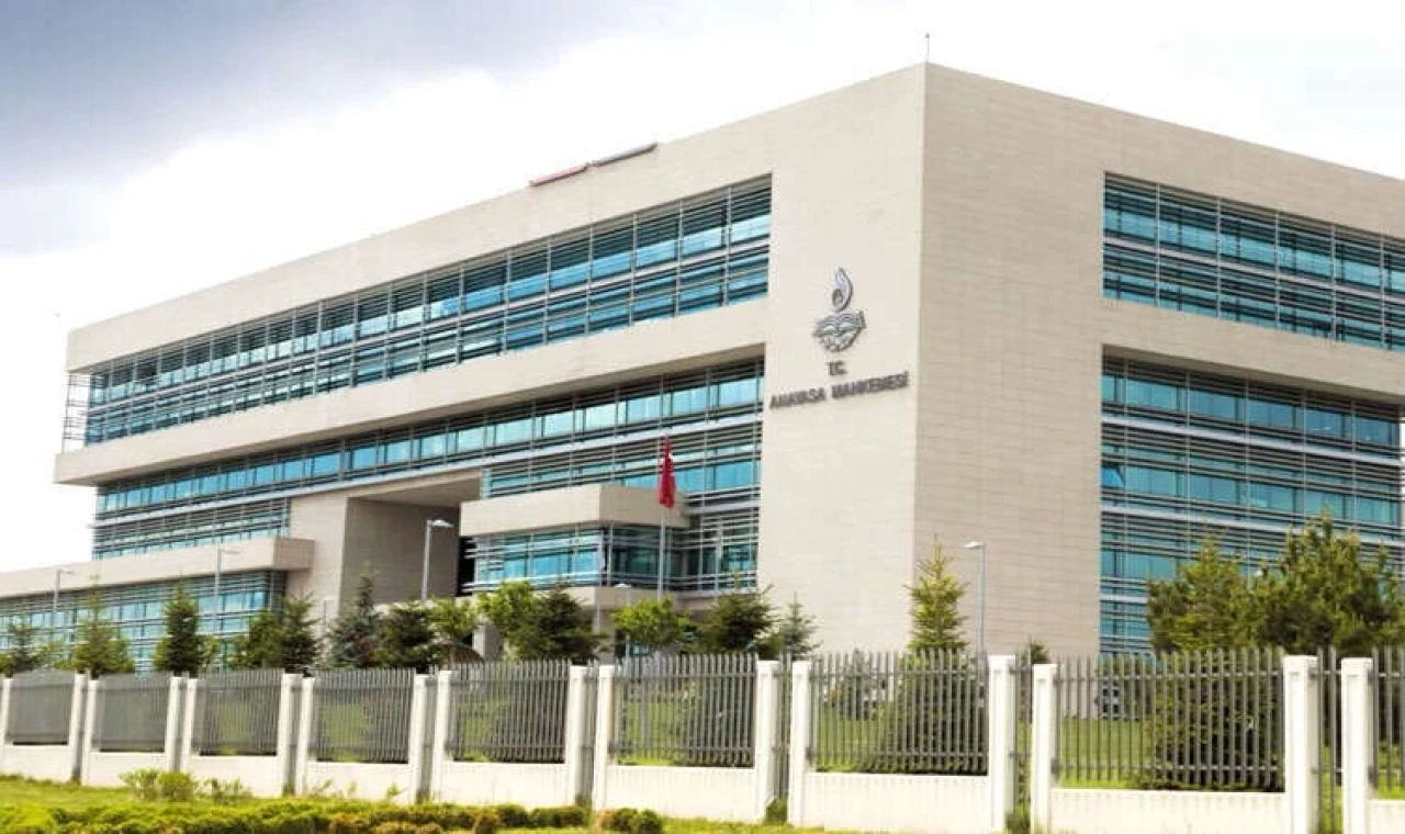 Bazı kanunlara değişiklikler yapıldı... Anayasa Mahkemesi’nin iptallerine ayar, YÖK ve TSK’da değişiklik