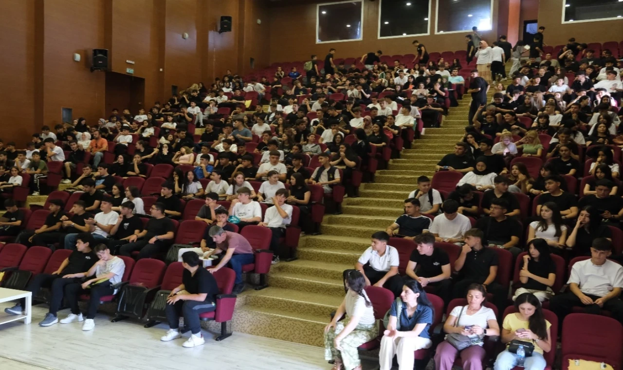 Bursa’da gençler ’Biyolojik Çeşitliliği Koruma’ panelinde buluştu