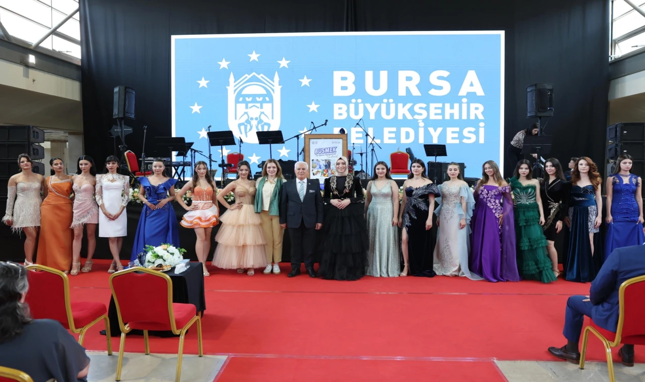 BUSMEK’in yıl sonu sergisinde el emekleri görücüye çıktı
