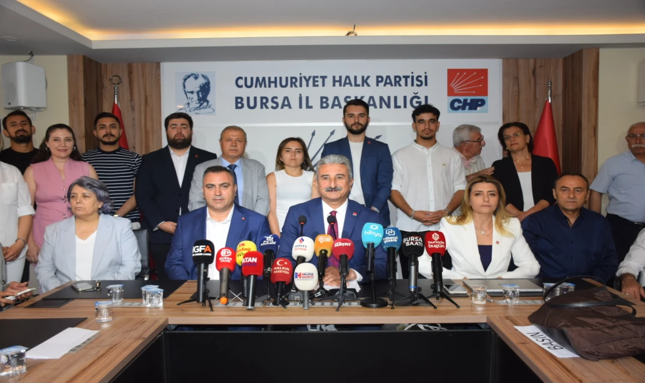 CHP Bursa’dan eğitim notu: Eğitim çöküyor, MEB sınıfta kaldı!