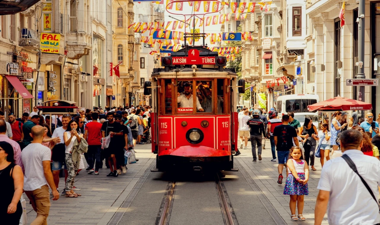 İstanbul göçün merkezi oldu! 2024’te Türkiye’ye 314 bin göç, yurt dışına 424 bin göç