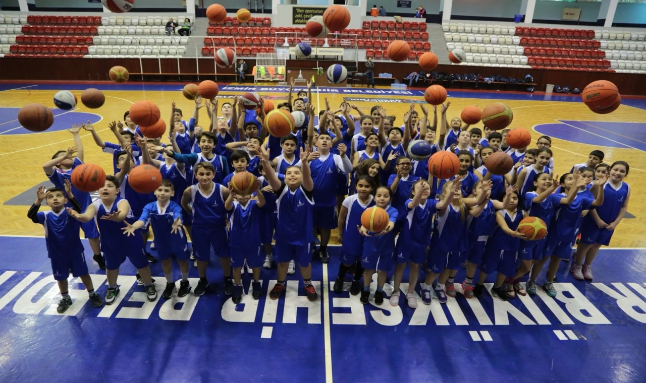 İzmir Büyükşehir’den Yaz Spor Okulları başlıyor