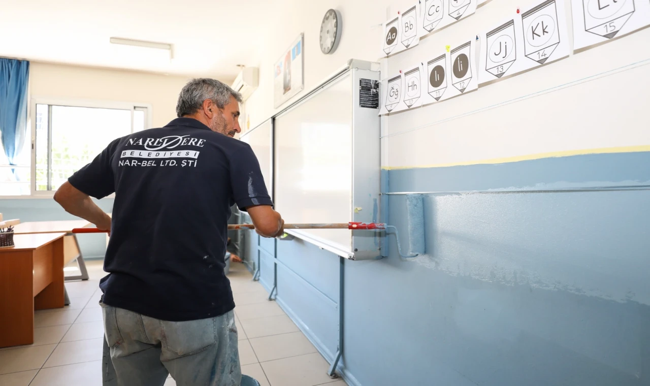 İzmir Narlıdere’de belediyeden okullara bakım desteği