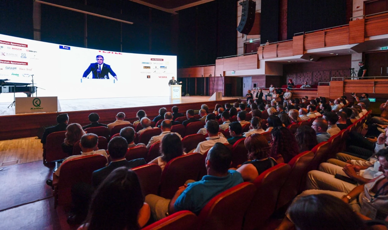 İzmir’de ’mükemmelliği arayış’ sempozyumu
