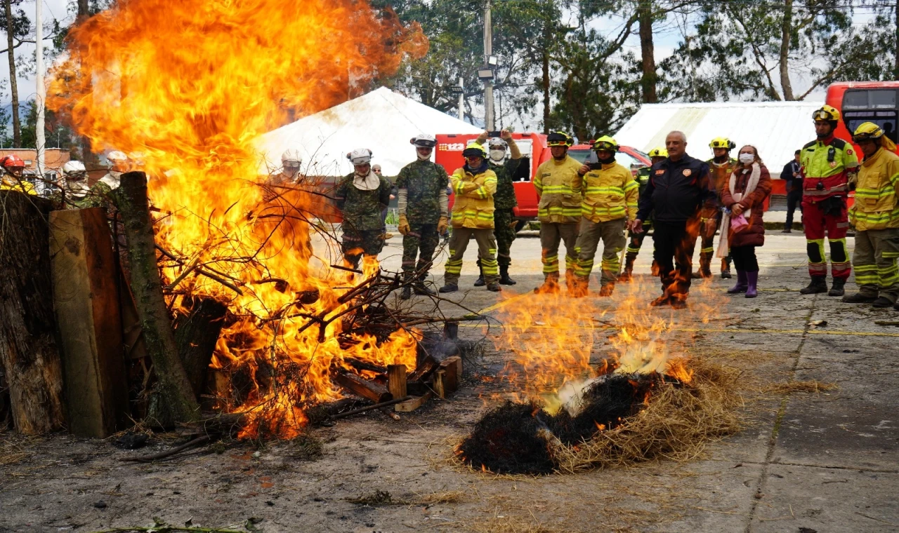 Kolombiyalı itfaiyecilere Konya eğitimi