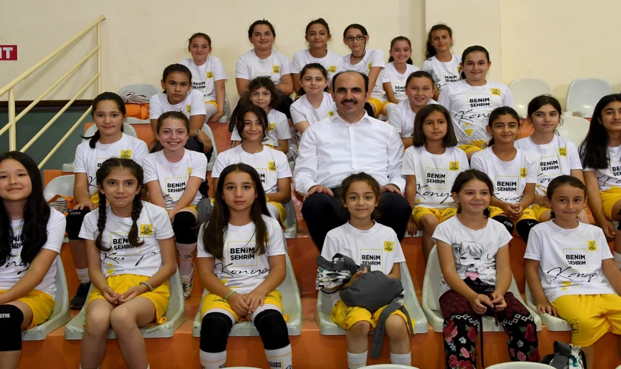 Konya’da Başkan Altay’dan yaz spor okulları için 28 ilçeye davet