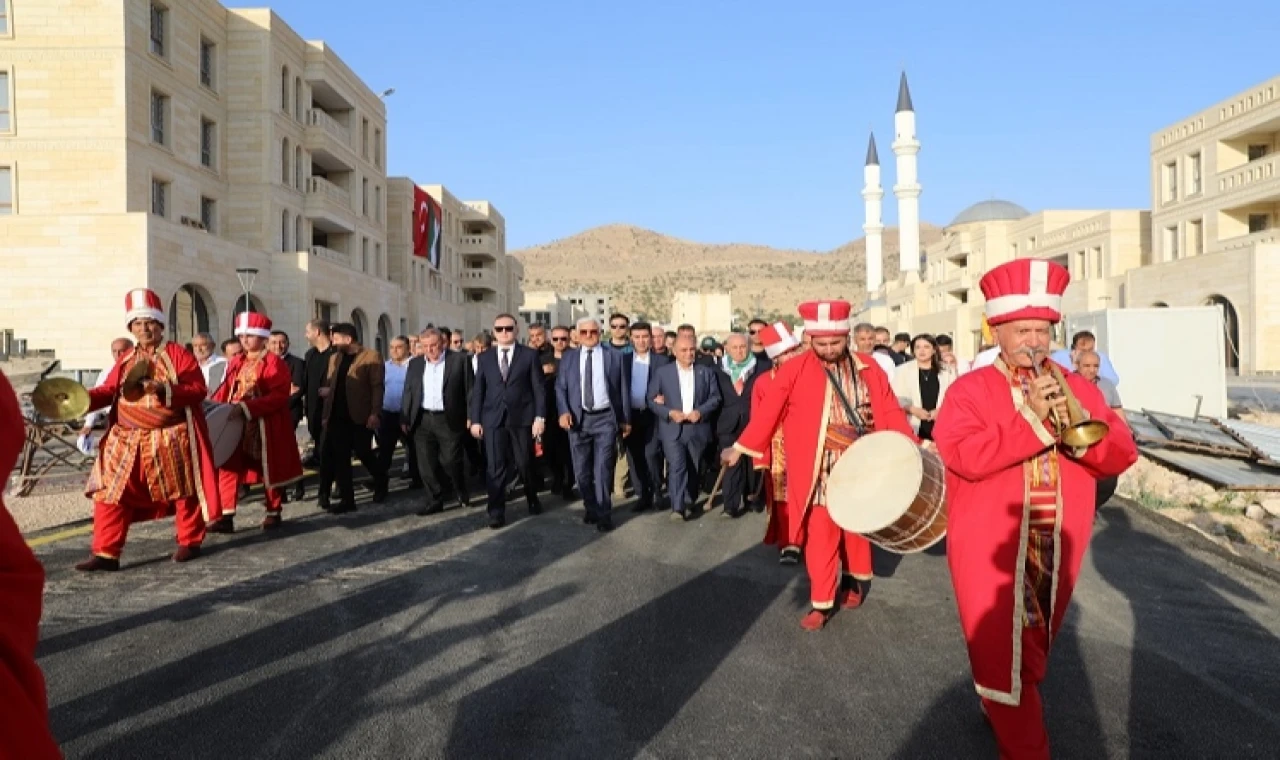 Mardin’de ”Yeşilli Uluslararası Kültür Sanat ve Kiraz Festivali” başladı