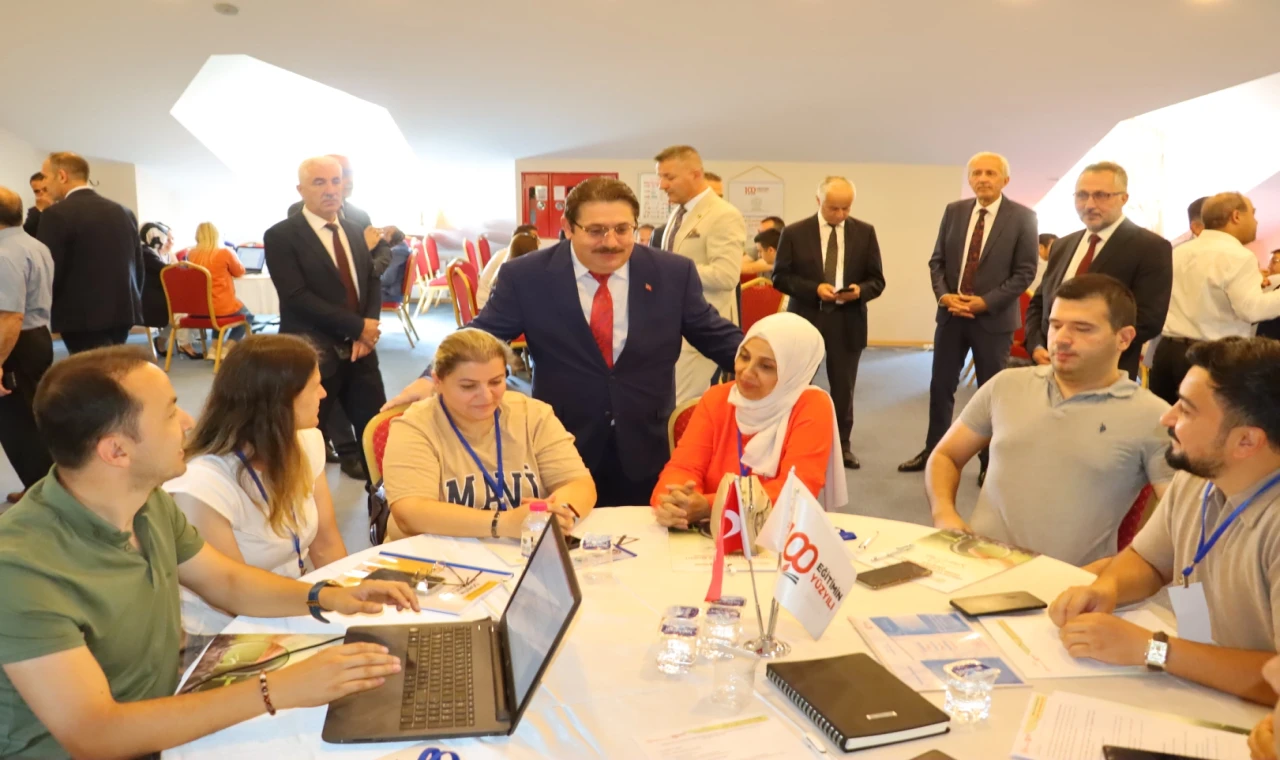 Sakarya’da ’Türkiye Yüzyılı Maarif Modeli’ çalıştayı