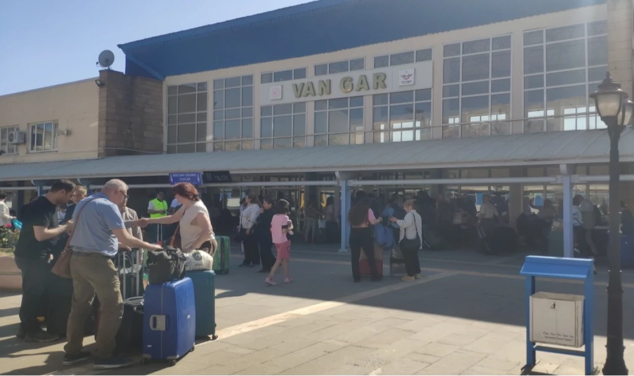 Van-Tahran seferleri hız kesmiyor... Ek sefer planlandı