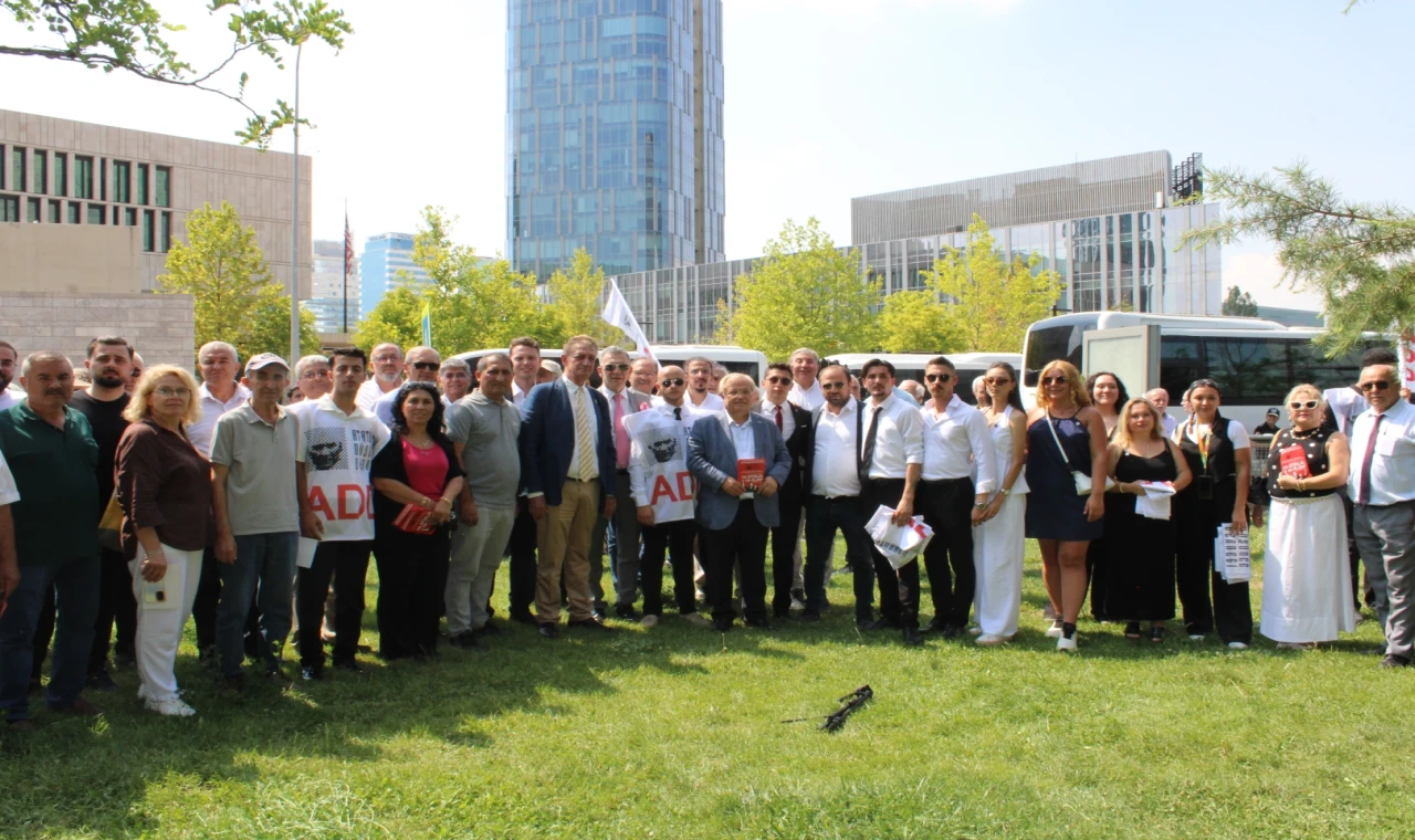 ADD, ABD Büyükelçisi Tom Barrack’ı protesto etti