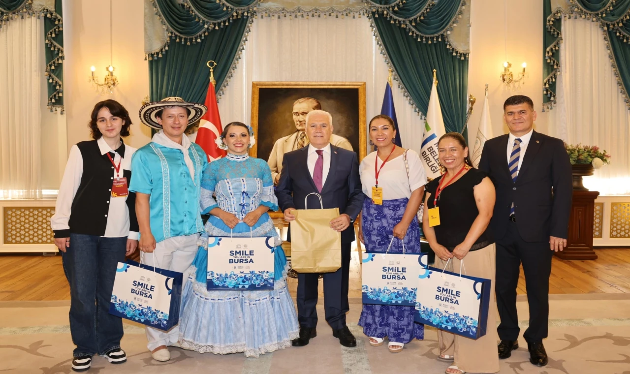 Altın Karagöz ekiplerinden Başkan Bozbey’e ziyaret