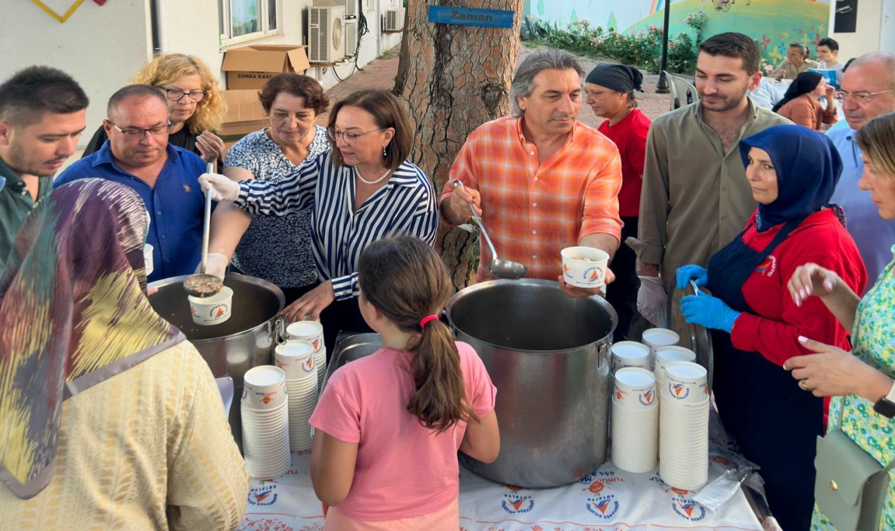 Antalya Muratpaşa’da aşurenin bereketi paylaşıldı