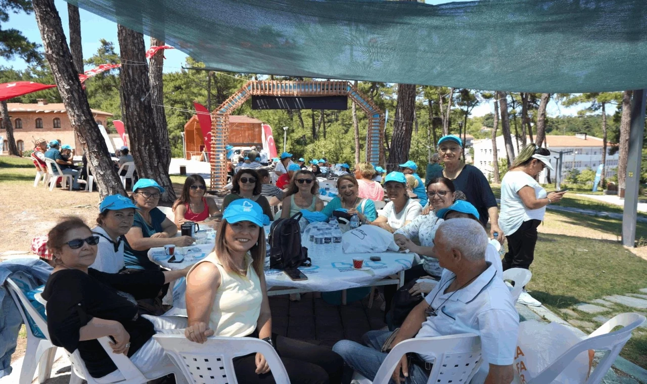 Balıkesir Büyükşehir’den emeklilere piknik morali