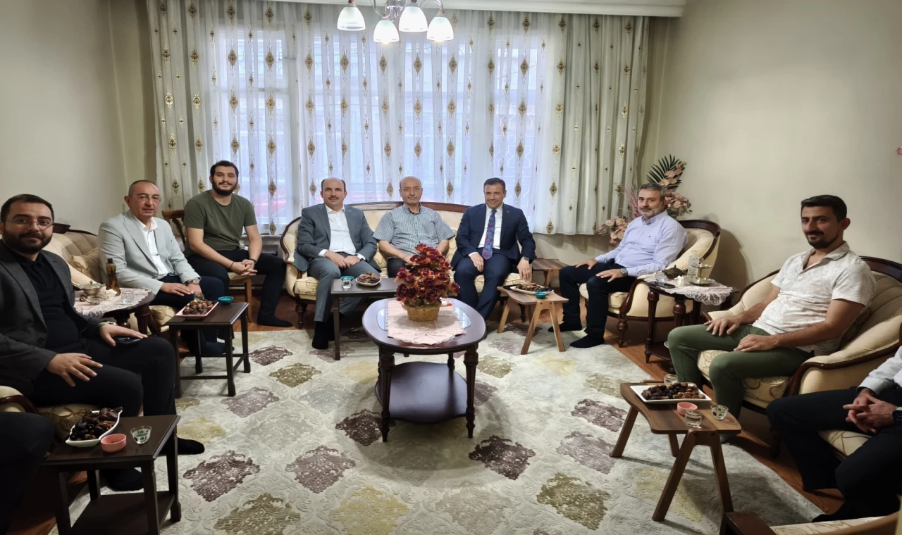 Başkan Altay’dan Konyalı hacılara ziyaret