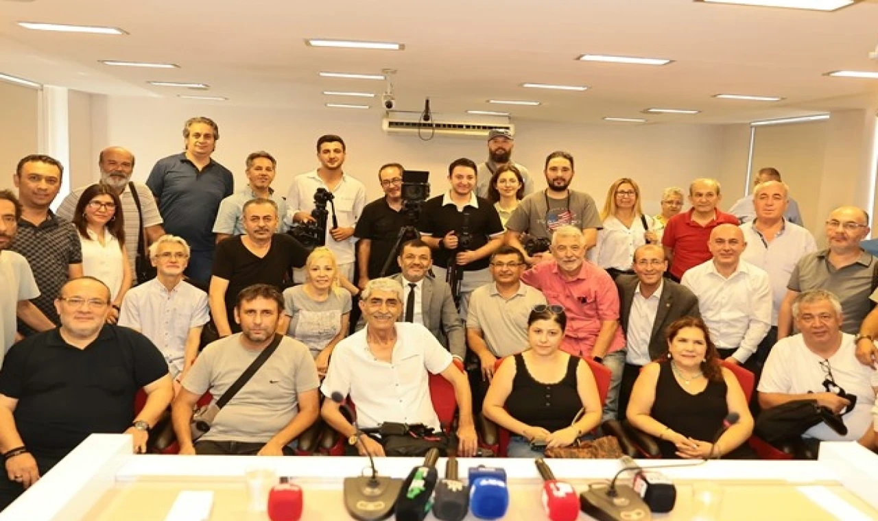 Başkan Çavuşoğlu Denizli’de basın çalışanlarının bayramını kutladı