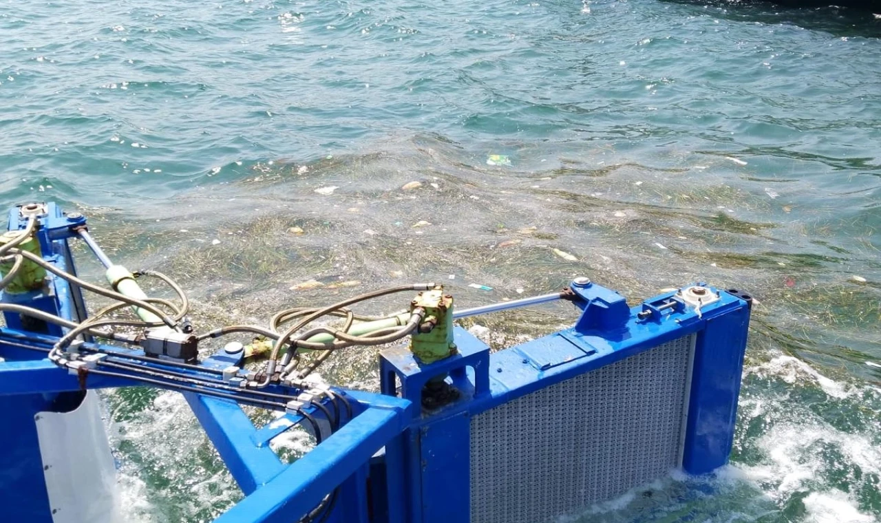 Bursa Büyükşehir’den deniz temizliği
