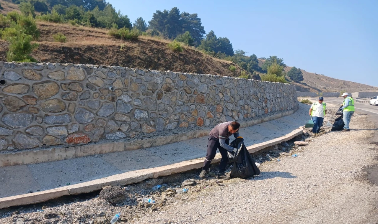 Bursa Büyükşehir’den yangın bölgelerinde çevre temizliği