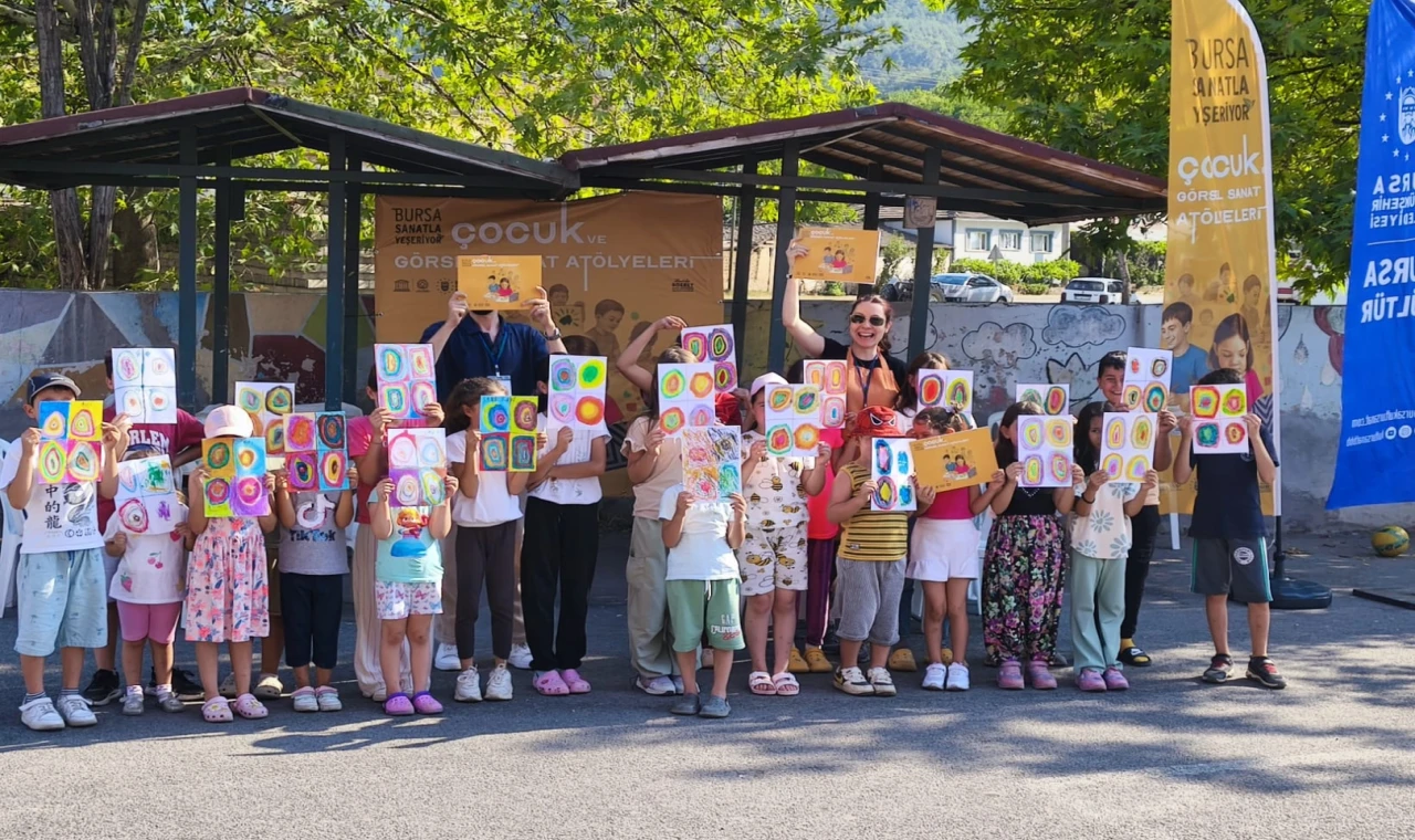 Bursa’da ’Gezici Sanat’ çocuklarla buluştu