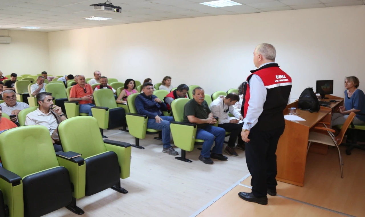 Bursa’da üreticilere ’bağlarda don zararı’ eğitimi