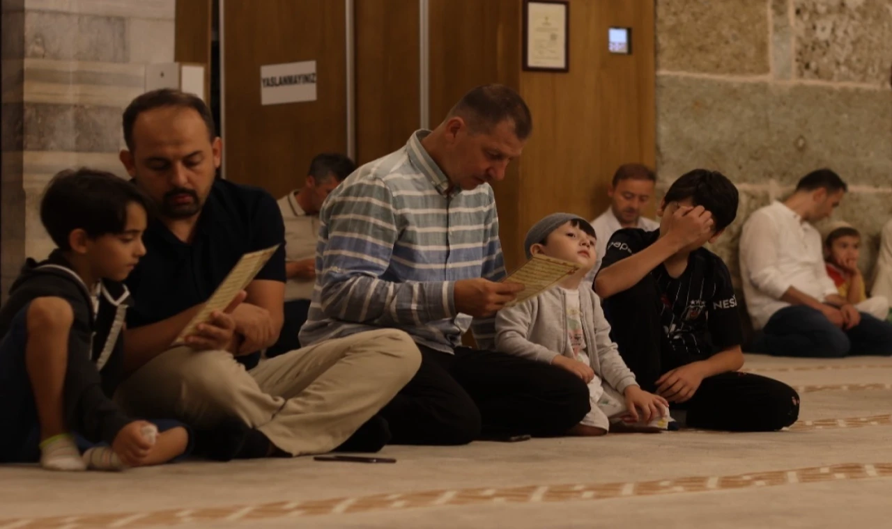 Çocuklar, Yeni Cuma’da 15 Temmuz ruhunu yaşadı