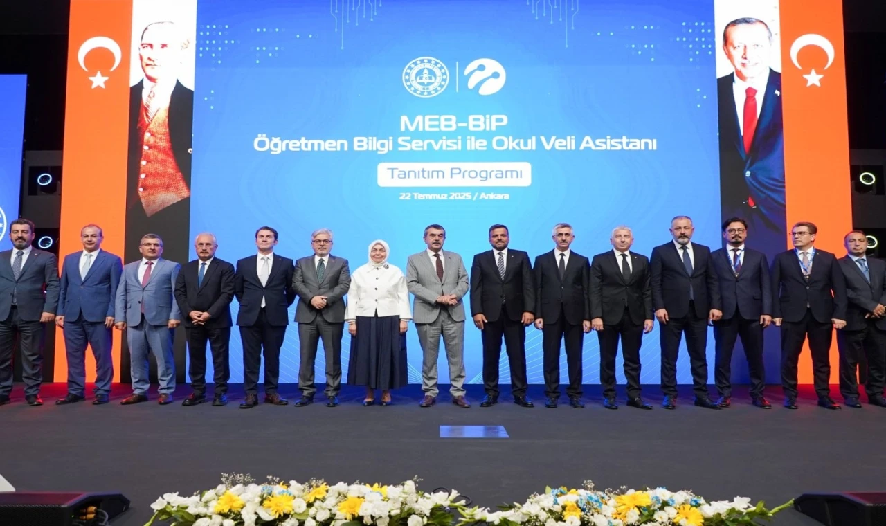 Eğitimde dijital ’BİP’ devrim... Öğretmen Bilgi Servisi ve Okul Veli Asistanı tanıtıldı
