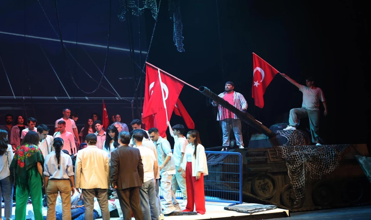 ”En Uzun Gece” destanına ilk temsil