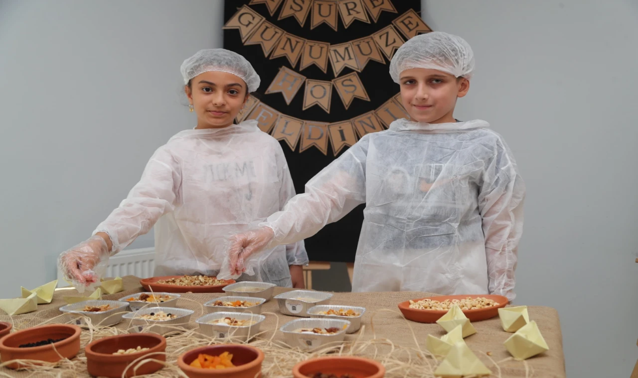 Gebze Arapçeşme’de aşure ikramı