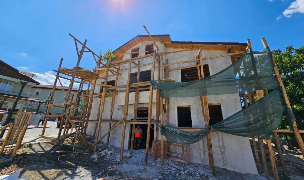 Gölcük’teki kültür varlığının restorasyonu sürüyor