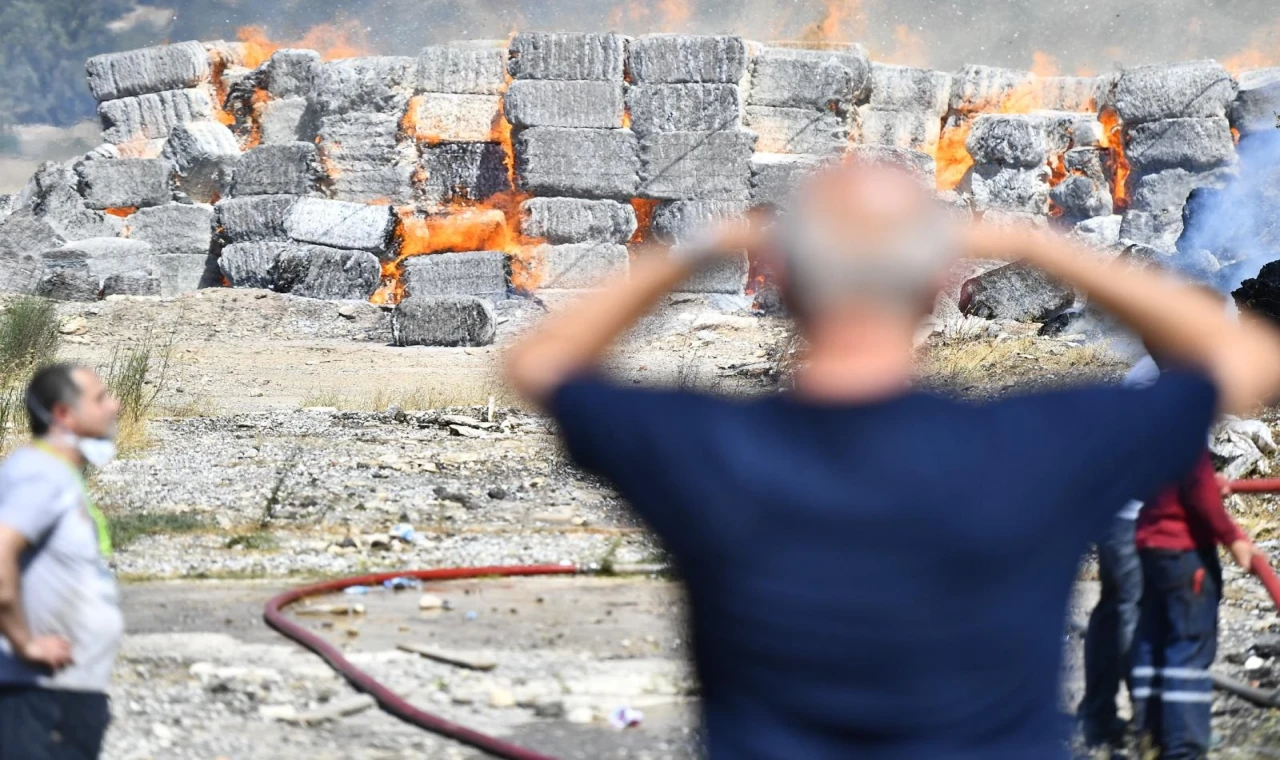 İzmir İtfaiyesi’nin yangınlarla mücadelesi sürüyor