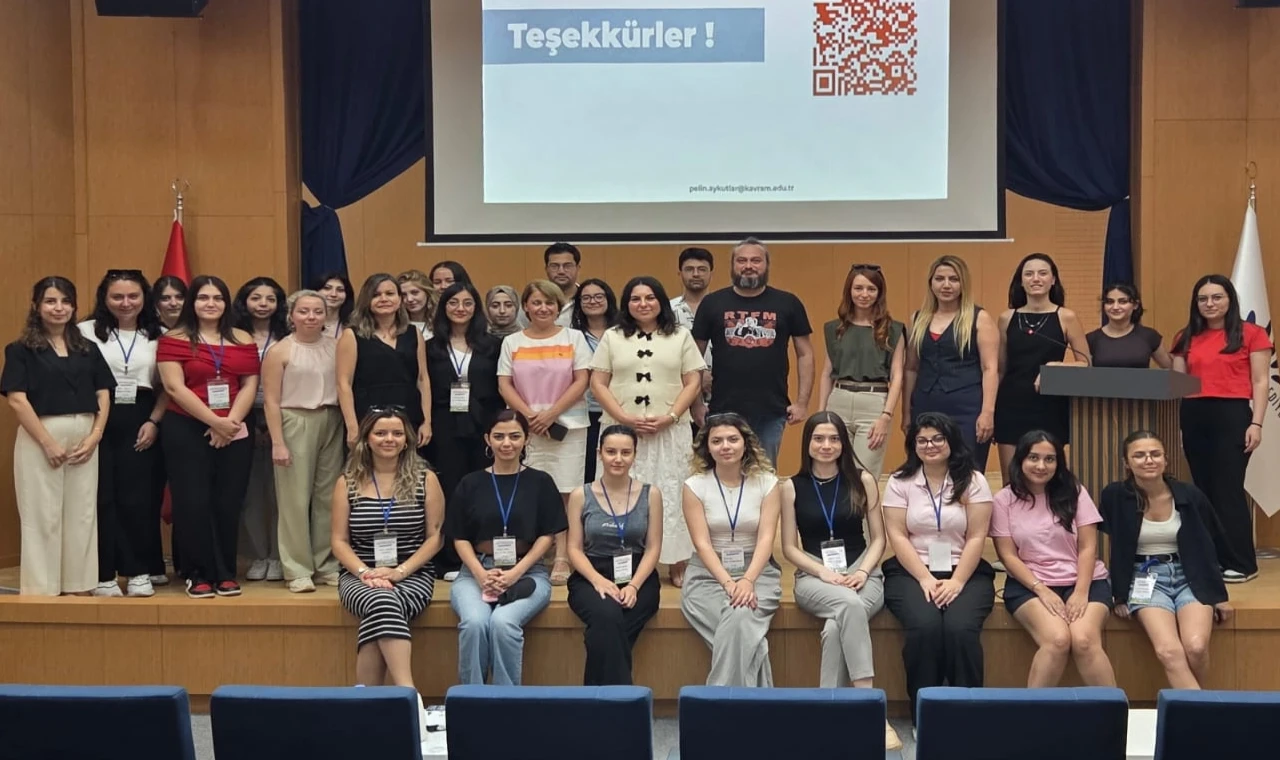 İzmir Karabağlar’da ’Akademi Yaz’ hayata geçti