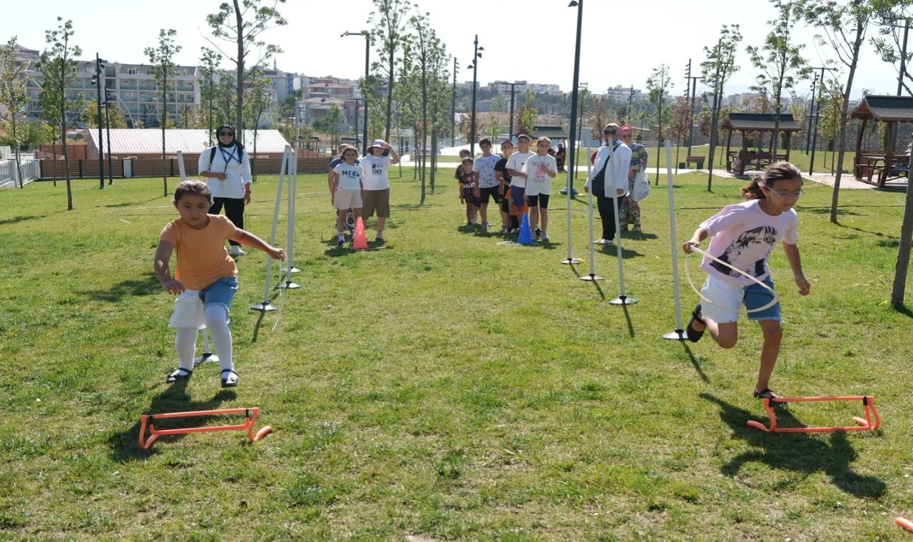 Kocaeli’de çocuklar geleneksel oyunlarla buluştu