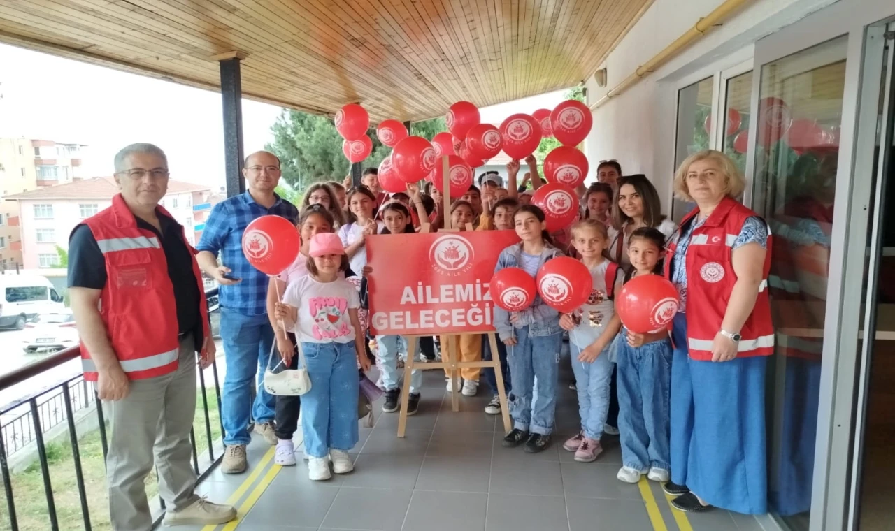 Öğrencilerden ’Sosyal Hizmet Merkezleri’ne ziyaret