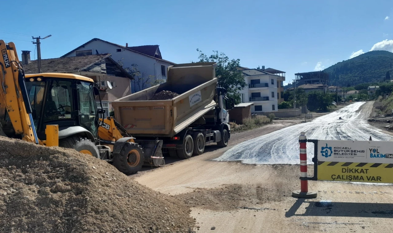 Sakarya’da Karamürsel Ereğli Mahallesi’nde yeni yol konforu