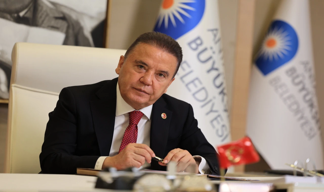 ’Tutsak Muhittin Böcek’ten Antalyalılara mesaj