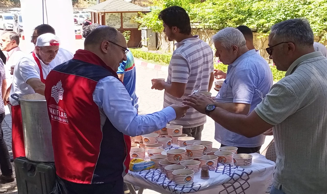 Vakıflar Genel Müdürlüğü’nden 81 ilde aşure ikramı