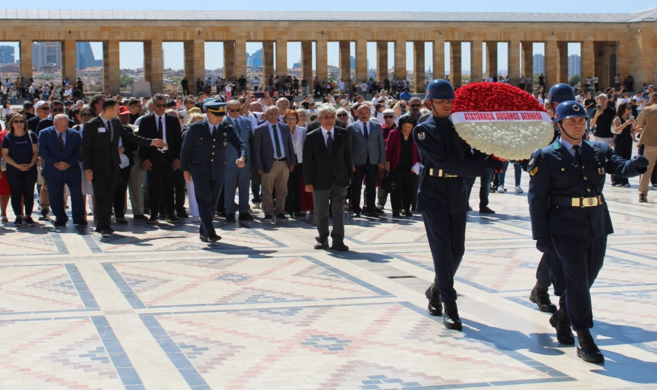 ADD, 30 Ağustos’u Anıtkabir’de kutladı