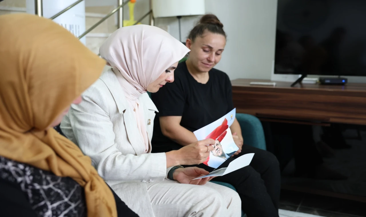 Bakan Göktaş, Erdoğan’ın mektubunu Yalova’da şehit ailesine ulaştırdı